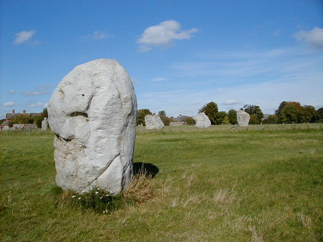 29sept avebury standing stones 6.JPG, 63043 bytes, 9/29/2001