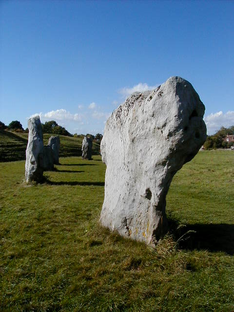 29sept avebury standing stones 7.JPG, 60574 bytes, 9/29/2001