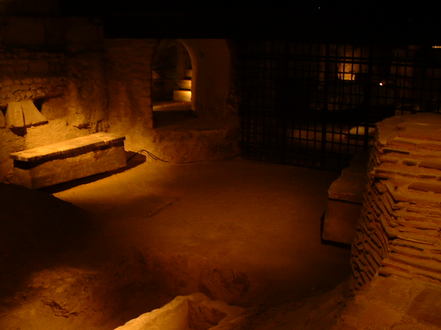 crypt oldest.jpg, 9/13/2003, 123 kB