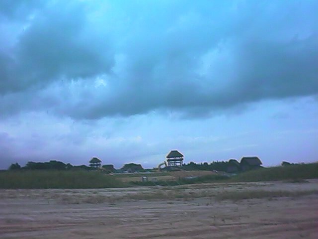 yayoi excavations from a distance.jpg, 30747 bytes, 9/25/1999