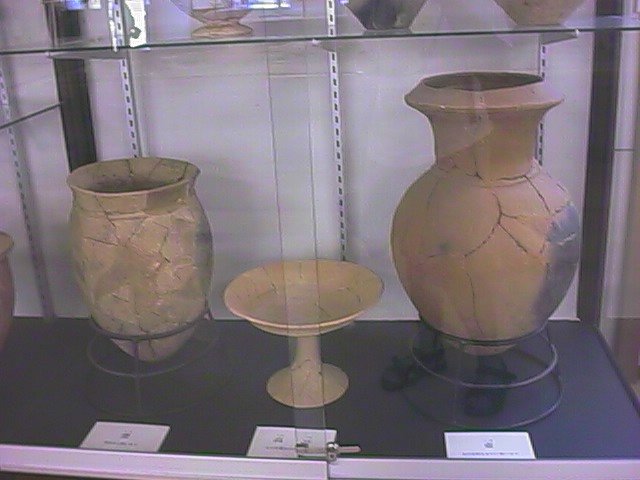 yayoi pottery 2.jpg, 51058 bytes, 9/25/1999