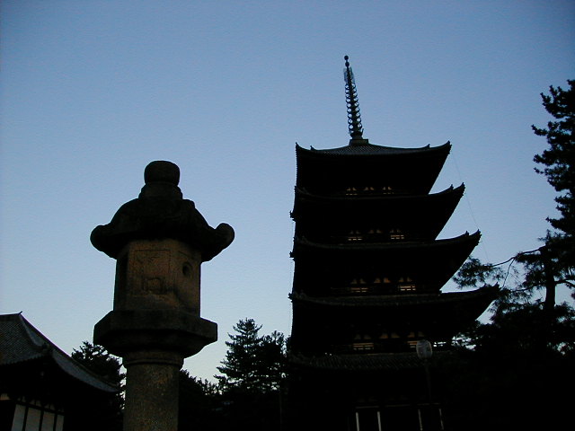 nara - pagoda 2.JPG, 1/3/2005, 53 kB