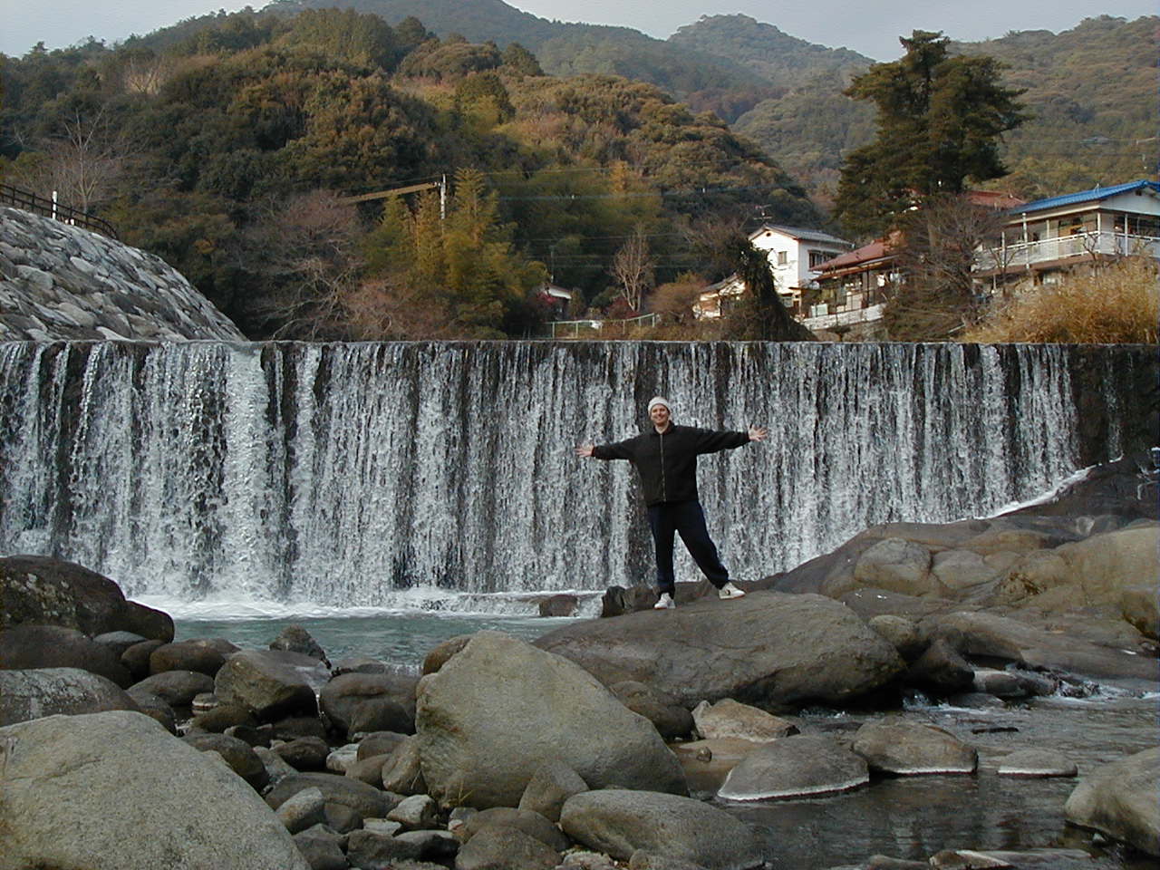 yoshi - paulie with waterfall.JPG, 1/3/2005, 207 kB