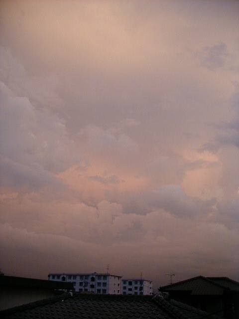 n1 - evening sky.jpg, 68459 bytes, 7/23/2000