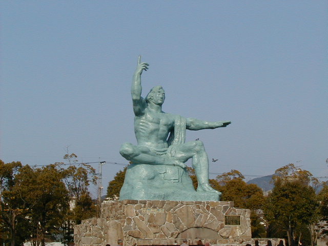 Nagasaki Statue.JPG, 1/3/2005, 58 kB