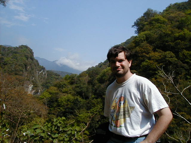 tg - me in the gorge.JPG, 1/3/2005, 61 kB