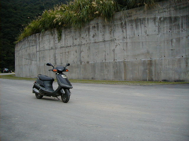 tg - my scooter.JPG, 1/3/2005, 64 kB
