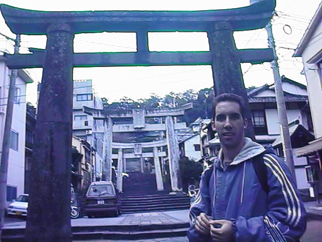 nj - jason with torii.jpg, 74542 bytes, 10/8/1999