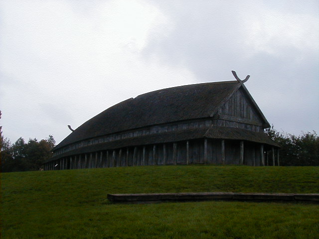 oct 18 viking longhouse 2.JPG, 10/18/2001, 59 kB