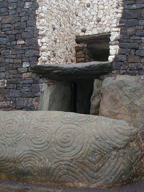 oct 14 hill tomb.JPG, 63309 bytes, 10/14/2001