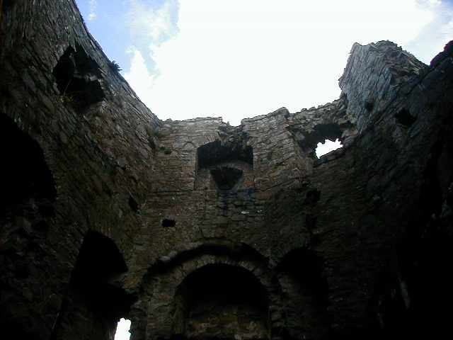 oct 15 castle.JPG, 58271 bytes, 10/15/2001