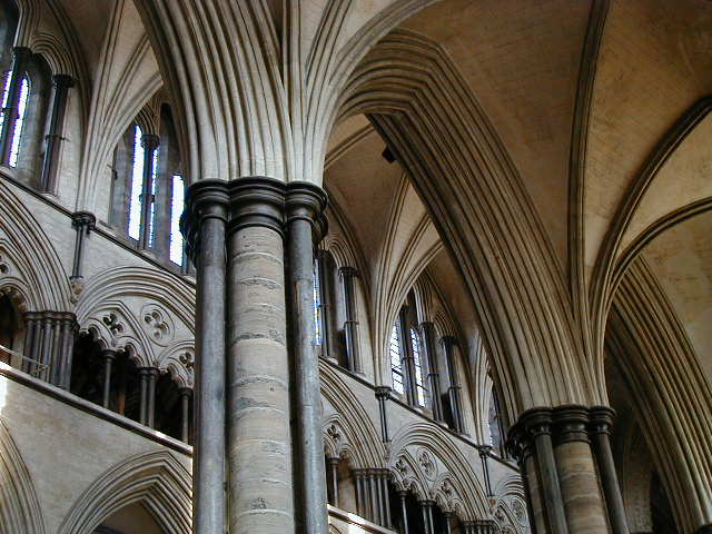 28sept salisbury cathedral 4.JPG, 63295 bytes, 9/28/2001