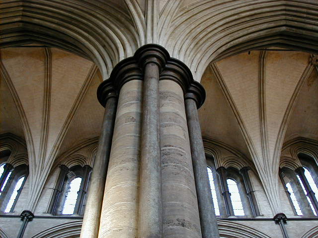 28sept salisbury cathedral 7.JPG, 62179 bytes, 9/28/2001