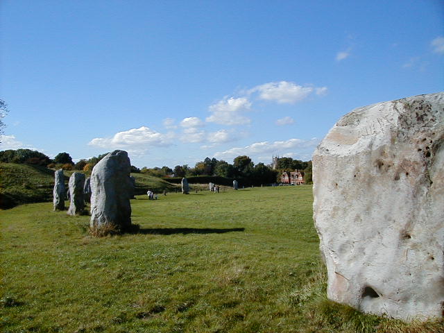 29sept avebury standing stones 5.JPG, 61609 bytes, 9/29/2001