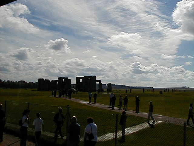 29sept stonehenge in motion 2.JPG, 75292 bytes, 9/29/2001