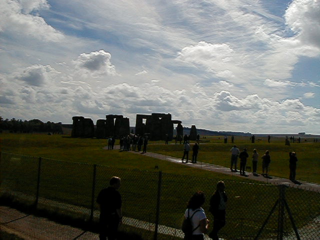 29sept stonehenge in motion 3.JPG, 62476 bytes, 9/29/2001