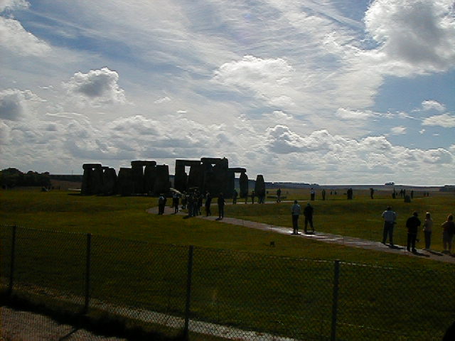 29sept stonehenge in motion 4.JPG, 62243 bytes, 9/29/2001