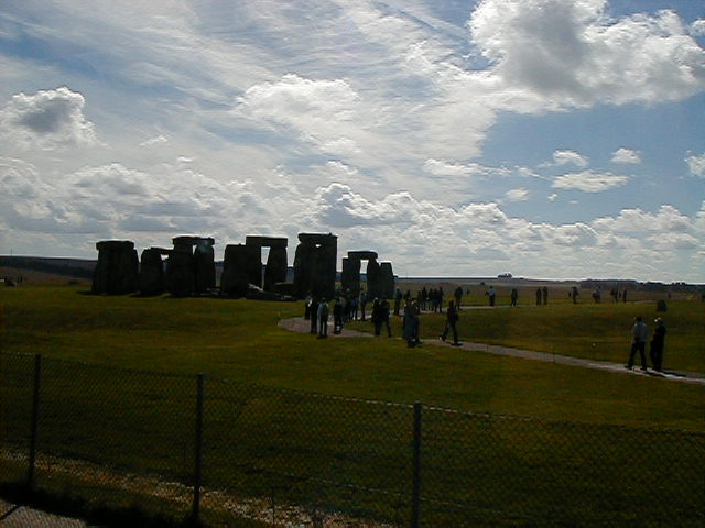 29sept stonehenge in motion 6.JPG, 62446 bytes, 9/29/2001