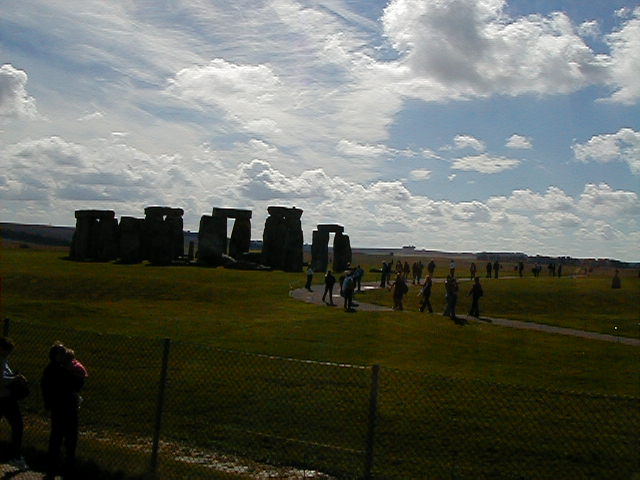 29sept stonehenge in motion 7.JPG, 62014 bytes, 9/29/2001