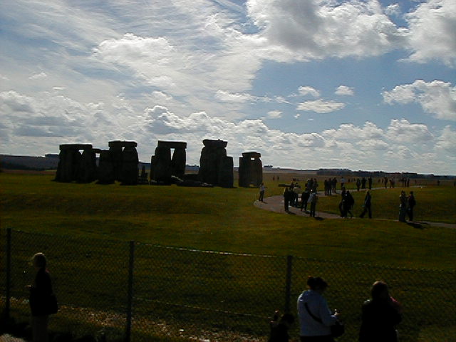 29sept stonehenge in motion 8.JPG, 61495 bytes, 9/29/2001