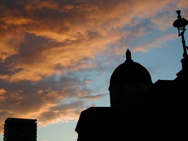 3oct london sunset.JPG, 53211 bytes, 10/3/2001