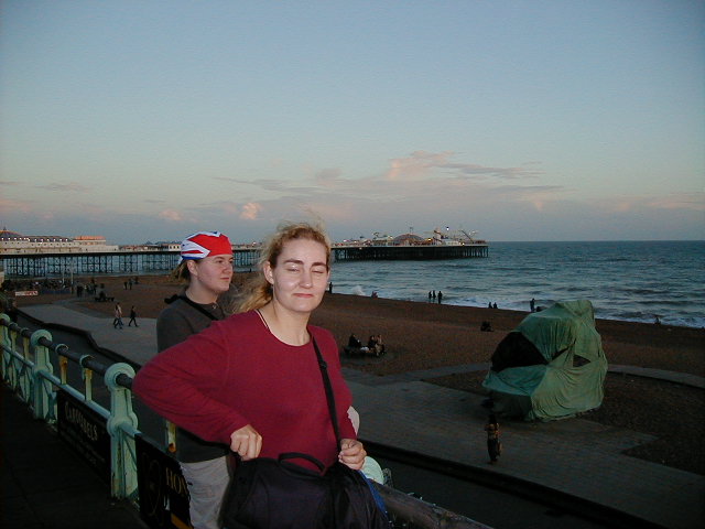 6oct brighton beach people.JPG, 57638 bytes, 10/6/2001