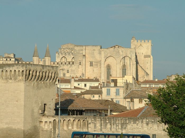 citywallswithpalace2.jpg, 6/1/2004, 82 kB