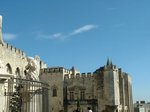 palacewithstatue.jpg