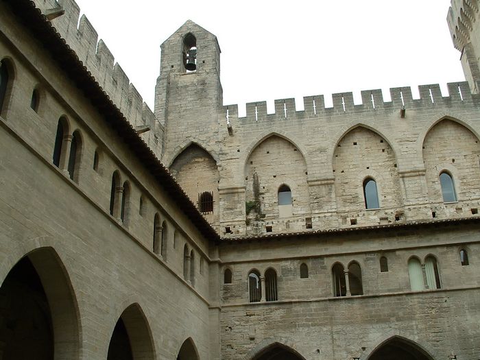 palaceinside2 (1).JPG, 6/1/2004, 82 kB
