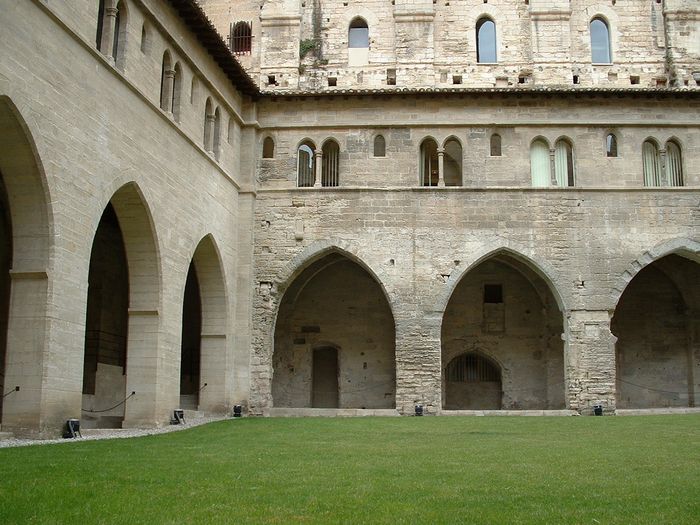 palaceinside2 (2).JPG, 6/1/2004, 96 kB