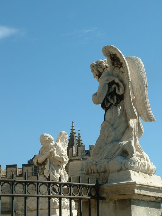 palacestatue3.jpg, 6/1/2004, 59 kB