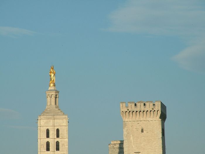 palacetowers2.jpg, 6/1/2004, 36 kB