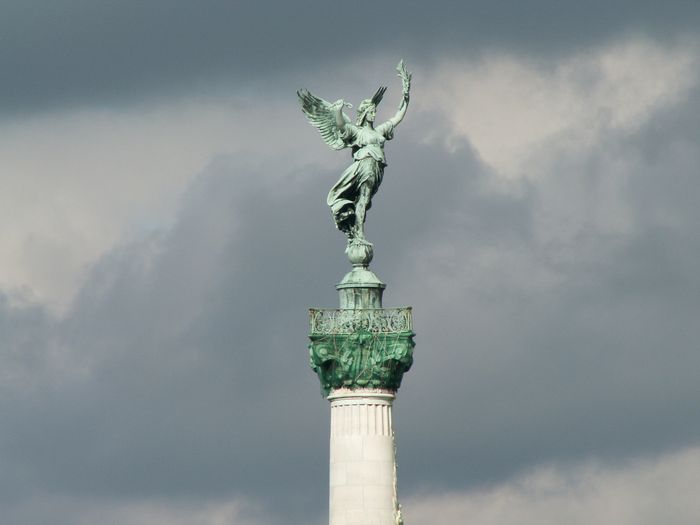 p_more_bordeaux (2).JPG, 11/19/2004, 86 kB