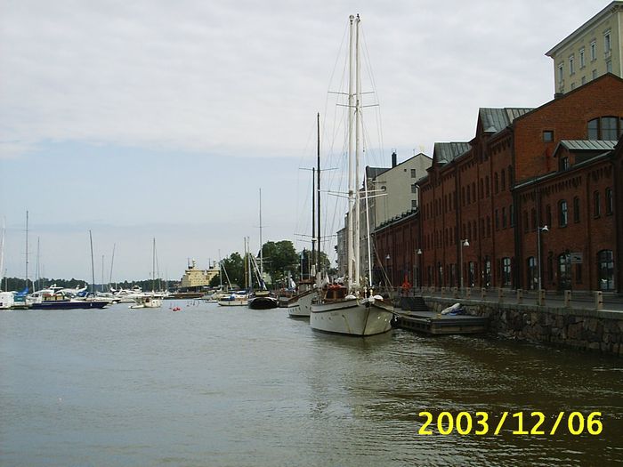 tn_S2010018.JPG, 7/30/2004, 63 kB