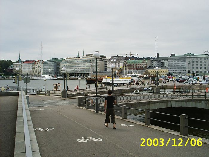 tn_S2010021.JPG, 7/30/2004, 74 kB