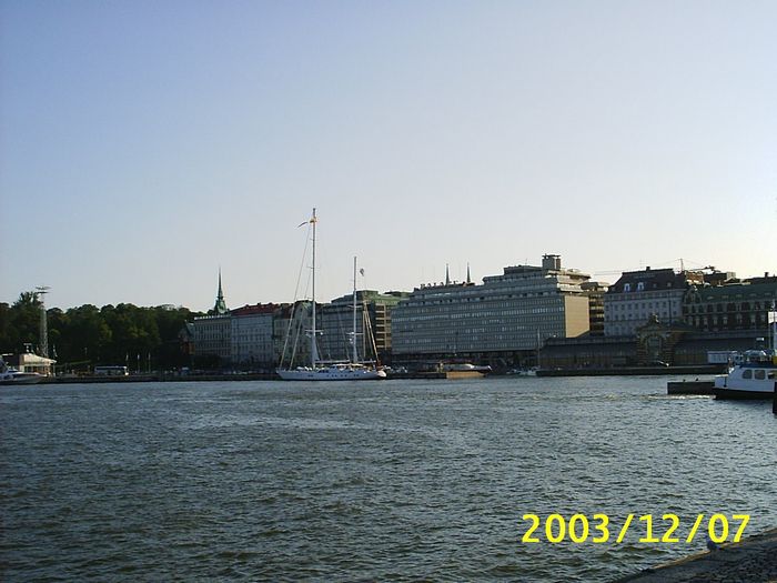 tn_S2010024.JPG, 7/30/2004, 65 kB