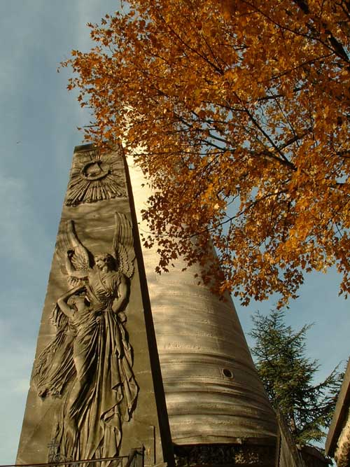 grave64.jpg, 11/17/2003, 95 kB