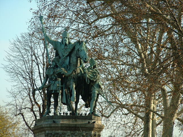 notredameagain (1).JPG, 11/28/2003, 141 kB