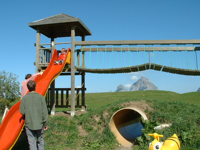 stoosplayground1.jpg, 9/27/2003, 120 kB