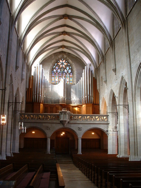 zurichfrau7.jpg, 9/28/2003, 119 kB