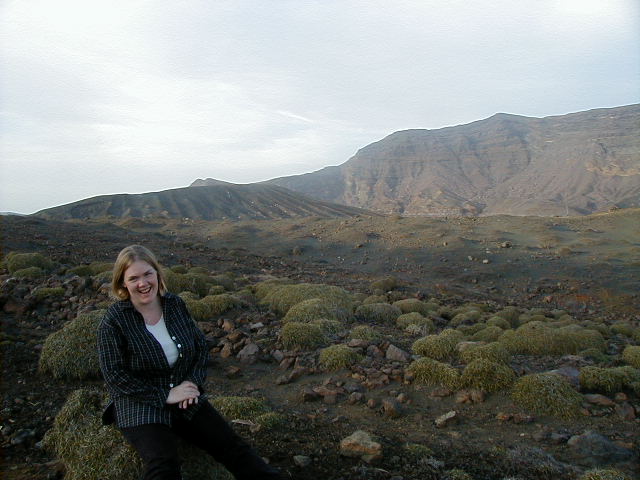 kim and mountains.JPG, 61906 bytes, 1998/01/01