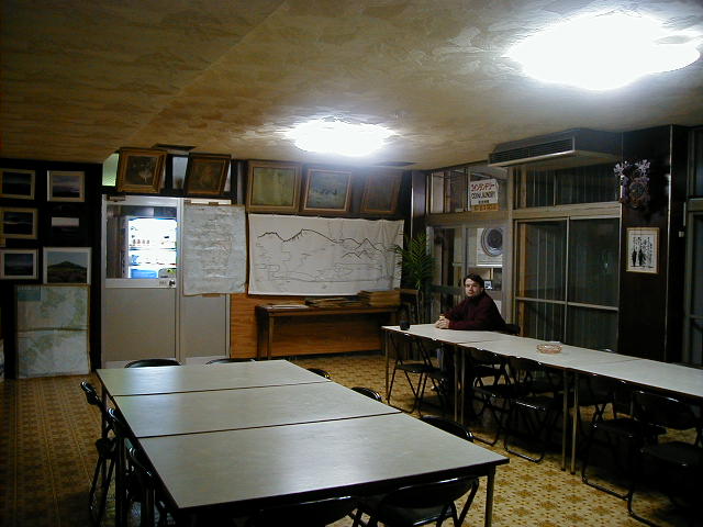 safe in the hostel.JPG, 58661 bytes, 1998/01/01