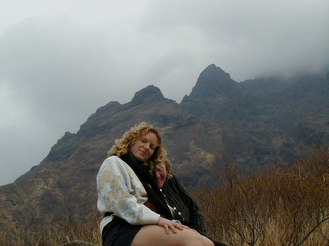 servane and kim safe at the bottom.JPG, 62121 bytes, 1998/01/01