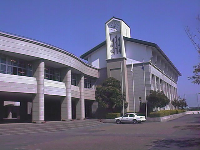 chienkan school exterior.jpg, 54083 bytes, 10/14/1999