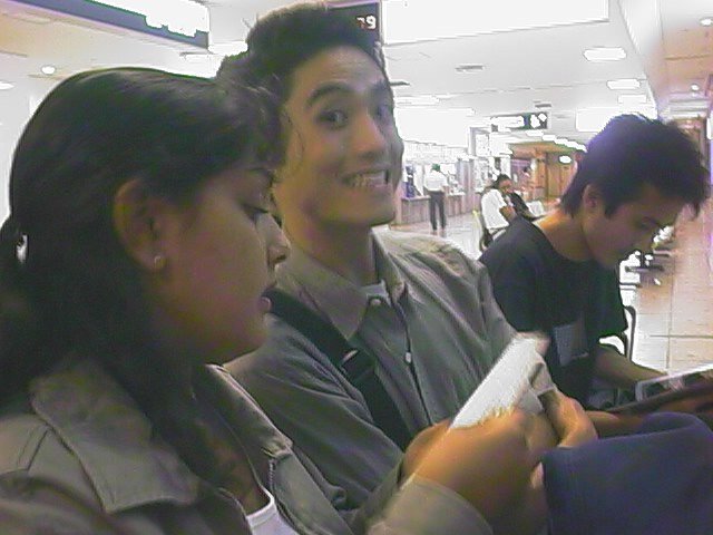 isa at the bus station.jpg, 54687 bytes, 9/24/1999