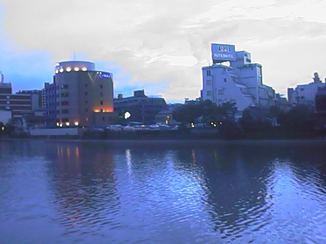 more buildings in fukuoka.jpg, 52683 bytes, 9/24/1999