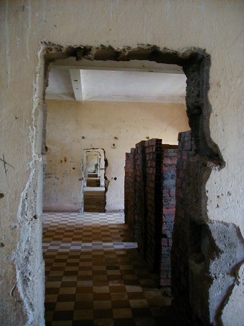 s21inside.jpg, 51598 bytes, 1/12/2001