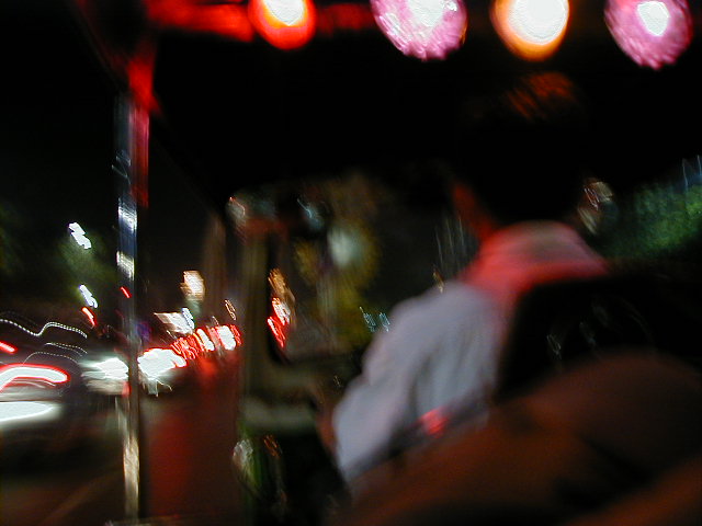 tuktuk4.jpg, 51283 bytes, 1/1/2001