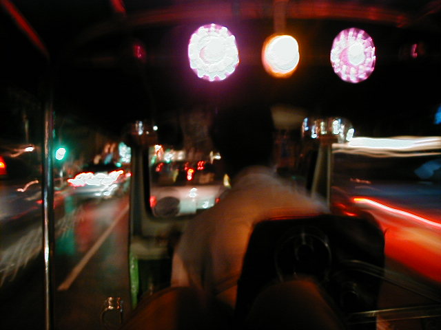tuktuk6.jpg, 53286 bytes, 1/1/2001