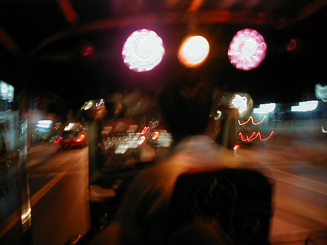 tuktuk8.jpg, 54746 bytes, 1/1/2001